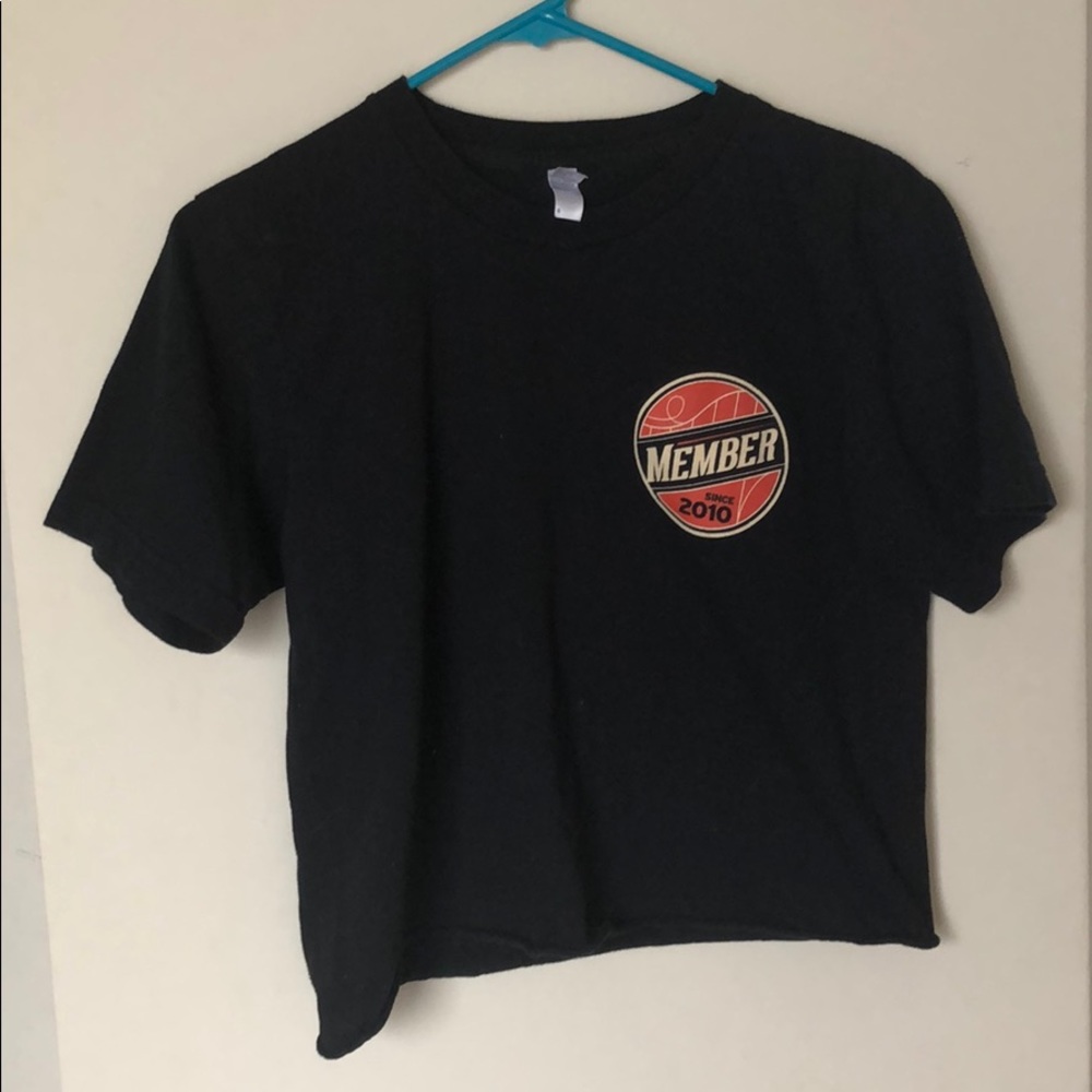 Black tee shirt